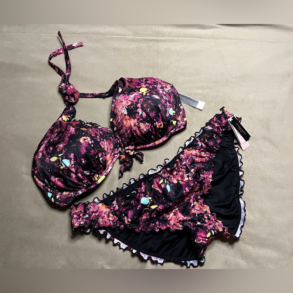 TOP - Victoria’s Secret swim bikini top NWT